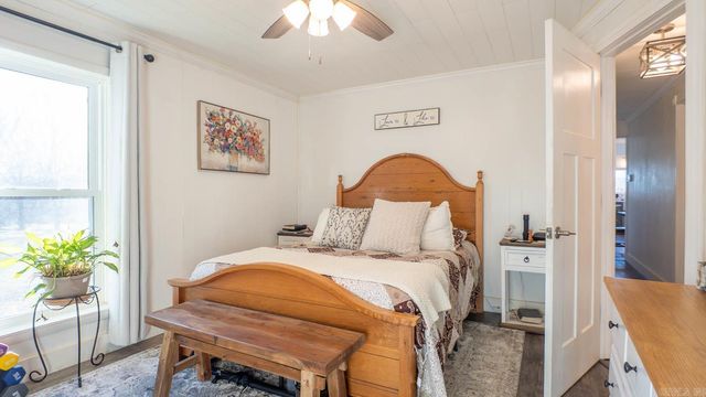 749 State Highway HH, Alton, MO 65606