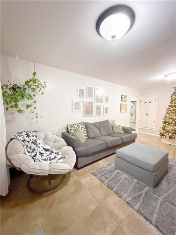 13520 Cypress Avenue, Grandview, MO 64030