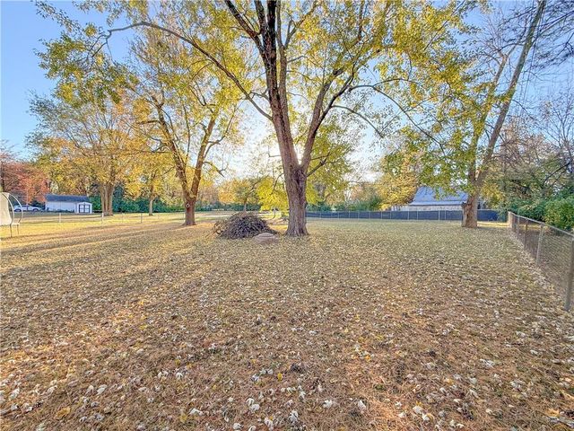 13520 Cypress Avenue, Grandview, MO 64030