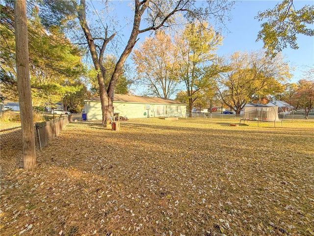 13520 Cypress Avenue, Grandview, MO 64030