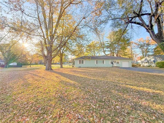 13520 Cypress Avenue, Grandview, MO 64030