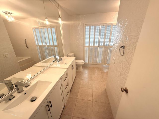 2810 NE 52nd Street, Fort Lauderdale, FL 33308