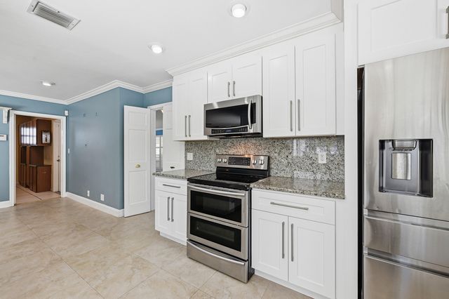 2810 NE 52nd Street, Fort Lauderdale, FL 33308