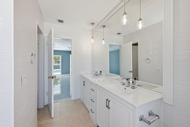 2810 NE 52nd Street, Fort Lauderdale, FL 33308