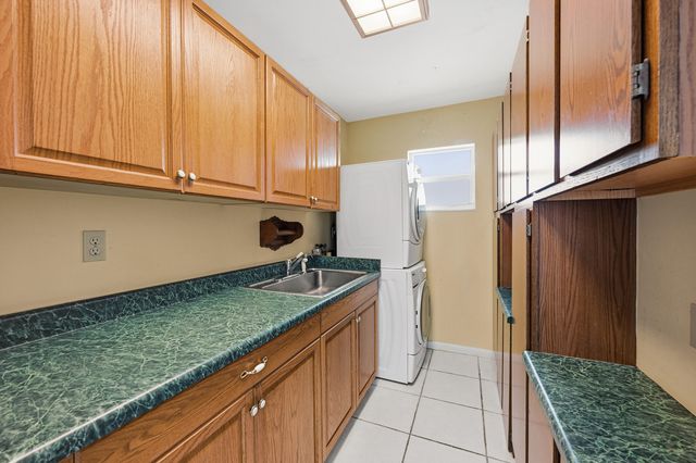 2810 NE 52nd Street, Fort Lauderdale, FL 33308