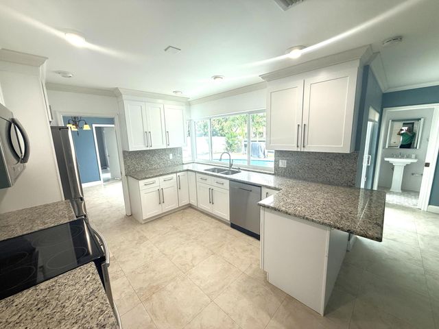 2810 NE 52nd Street, Fort Lauderdale, FL 33308