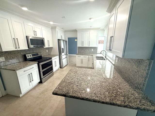 2810 NE 52nd Street, Fort Lauderdale, FL 33308