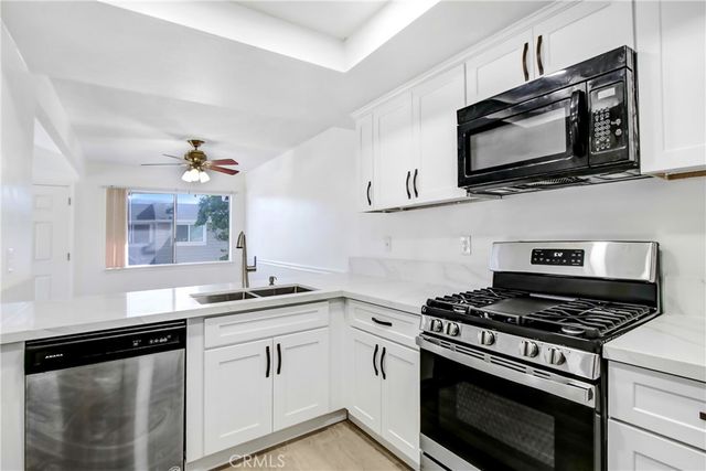 713 Walnut Drive 17, Lake Elsinore, CA 92530