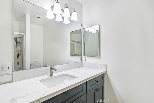 713 Walnut Drive 17, Lake Elsinore, CA 92530