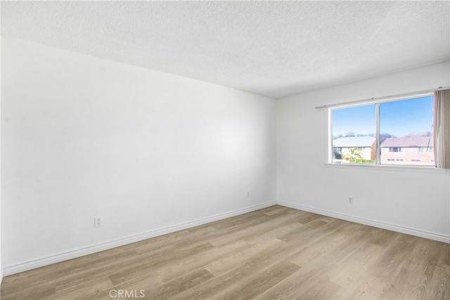 713 Walnut Drive 17, Lake Elsinore, CA 92530
