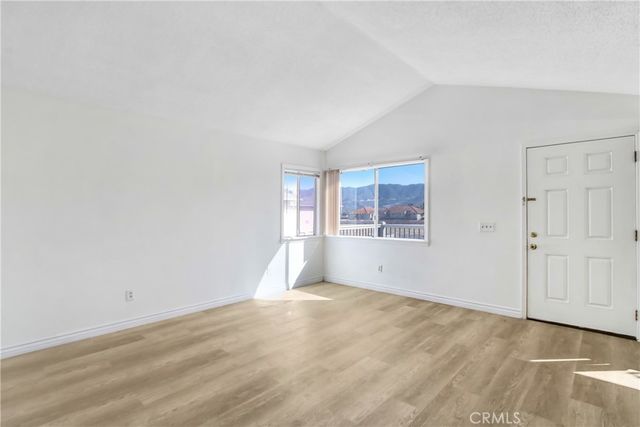 713 Walnut Drive 17, Lake Elsinore, CA 92530