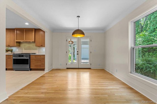 19984 Fairway Drive, Grosse Pointe Woods, MI 48236