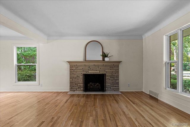 19984 Fairway Drive, Grosse Pointe Woods, MI 48236
