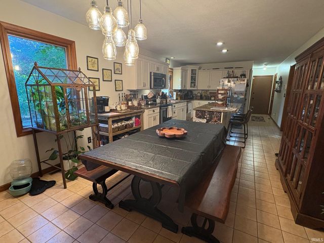 18890 Diamond Pointe Court, South Bend, IN 46614