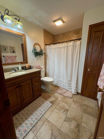 18890 Diamond Pointe Court, South Bend, IN 46614