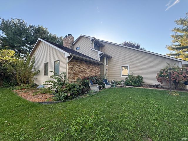 18890 Diamond Pointe Court, South Bend, IN 46614