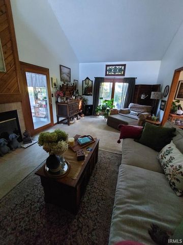 18890 Diamond Pointe Court, South Bend, IN 46614