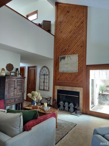 18890 Diamond Pointe Court, South Bend, IN 46614