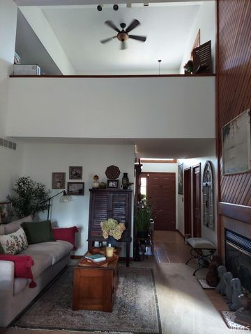 18890 Diamond Pointe Court, South Bend, IN 46614