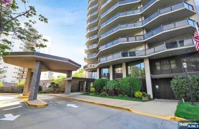 2077 Center Avenue 7J, Fort Lee, NJ 07024