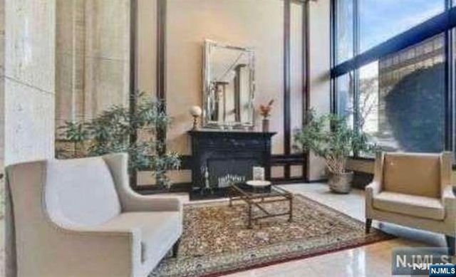 2077 Center Avenue 7J, Fort Lee, NJ 07024