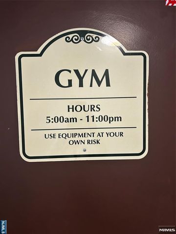 2077 Center Avenue 7J, Fort Lee, NJ 07024