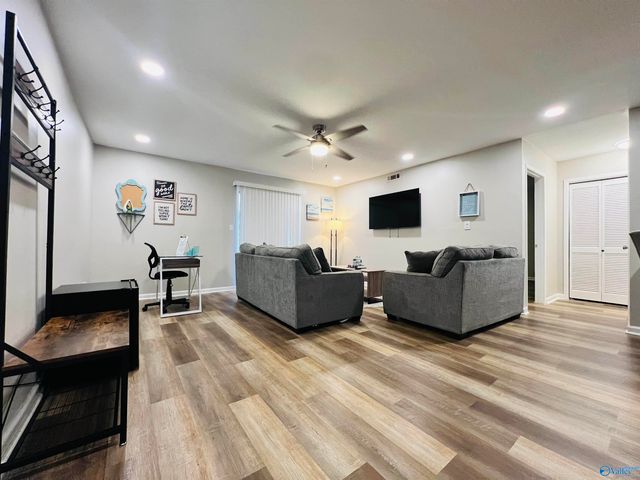 6612 Willow Pointe Drive NW A, Huntsville, AL 35806