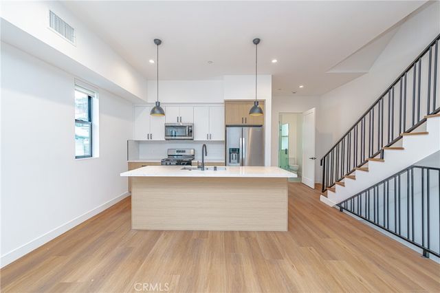 1342 Portia St, Echo Park, CA 90026