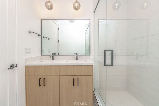 1342 Portia St, Echo Park, CA 90026