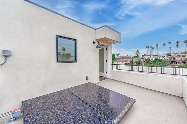 1342 Portia St, Echo Park, CA 90026