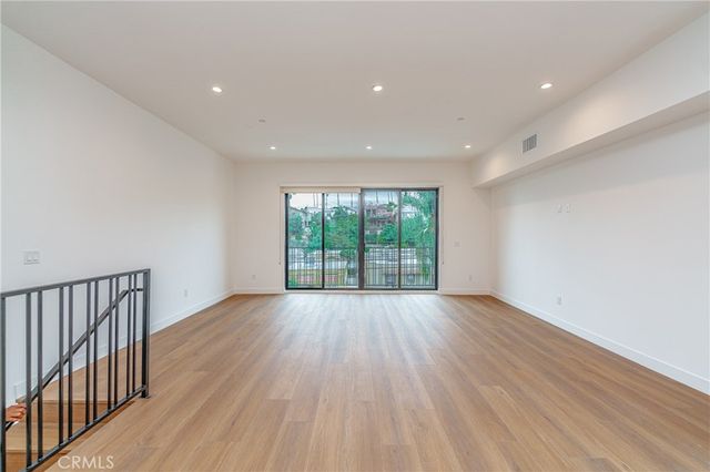 1342 Portia St, Echo Park, CA 90026