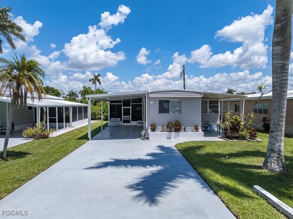 16241 Siesta DR, Fort Myers, FL 33908