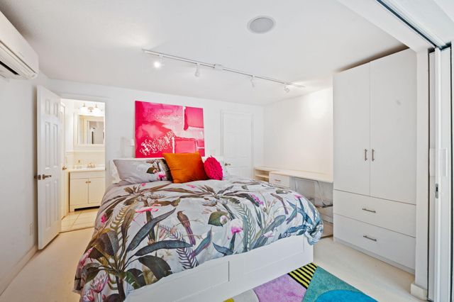 349 NE 29th Street, Wilton Manors, FL 33334