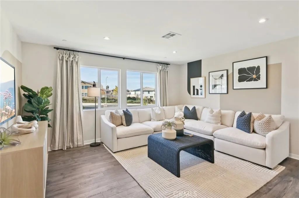 Image 9 of property listing at 41844 Oak Barrel Court, Palmdale, CA 93551