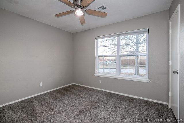 607 W 150 Street S, Glenpool, OK 74033
