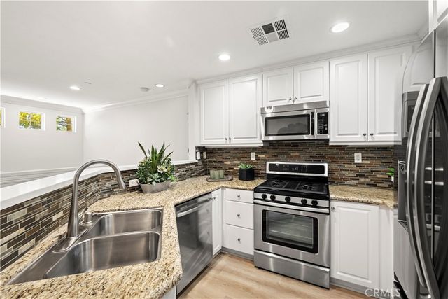 54 Hedge Bloom, Irvine, CA 92618