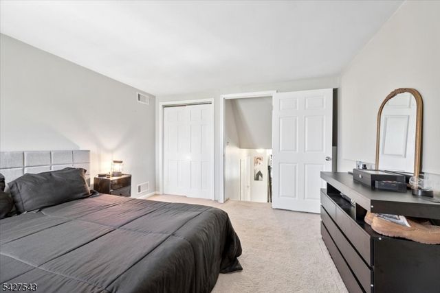 15 Village Way 4, Vernon Twp., NJ 07462