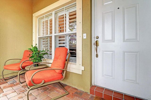 400 Lake Monterey Circle, Boynton Beach, FL 33426