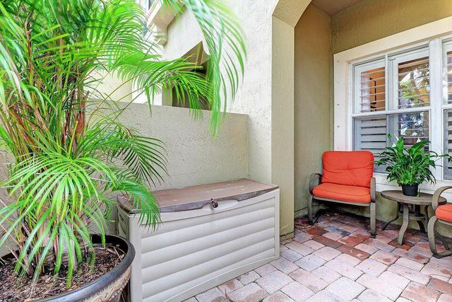 400 Lake Monterey Circle, Boynton Beach, FL 33426