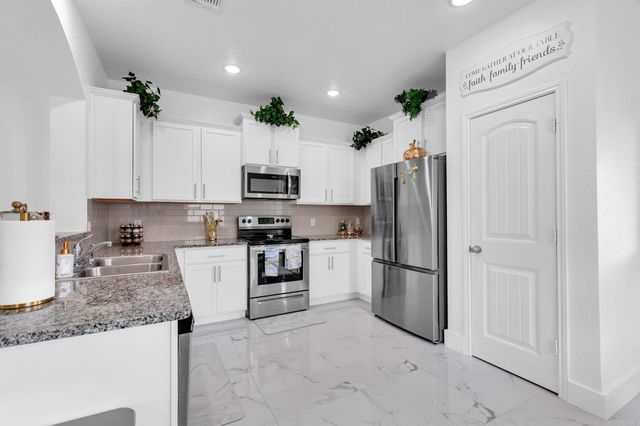 119 Beth Ann LOOP, Taylor, TX 76574