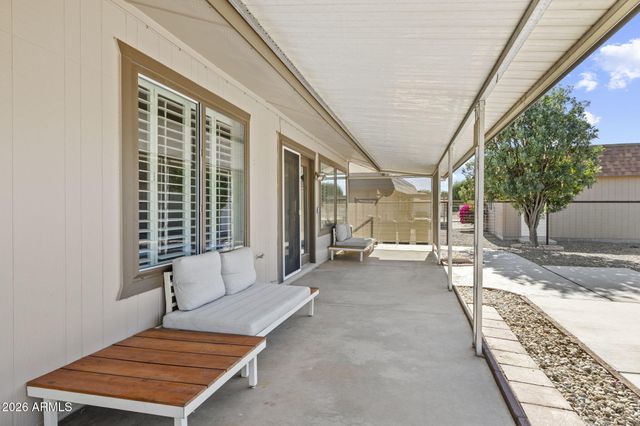 9518 W Oakstone Drive, Sun City, AZ 85351