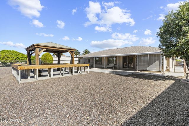 9518 W Oakstone Drive, Sun City, AZ 85351