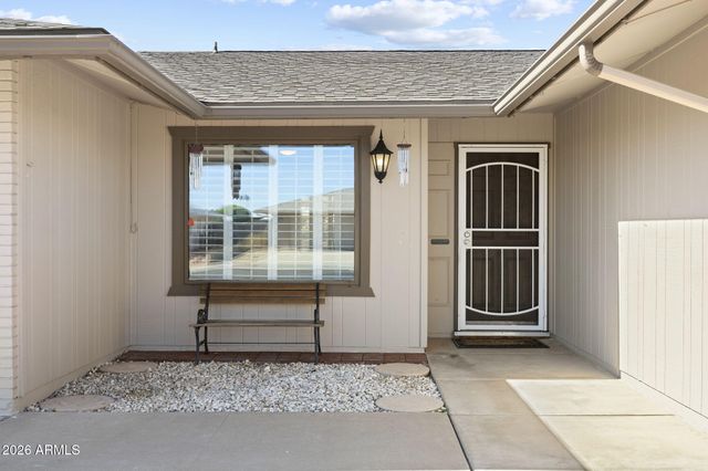 9518 W Oakstone Drive, Sun City, AZ 85351