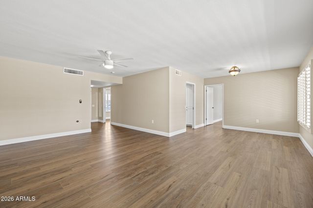 9518 W Oakstone Drive, Sun City, AZ 85351