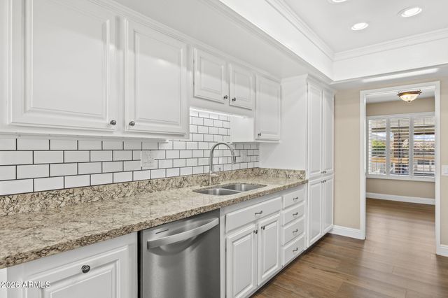 9518 W Oakstone Drive, Sun City, AZ 85351