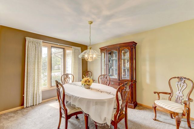 8600 Henke Drive, Tinley Park, IL 60487