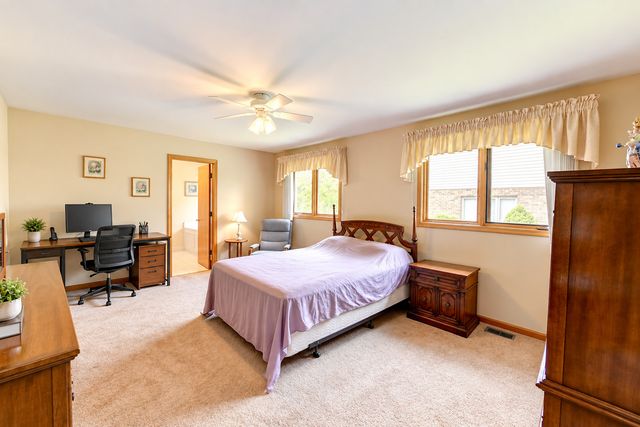 8600 Henke Drive, Tinley Park, IL 60487