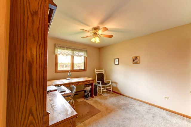 8600 Henke Drive, Tinley Park, IL 60487