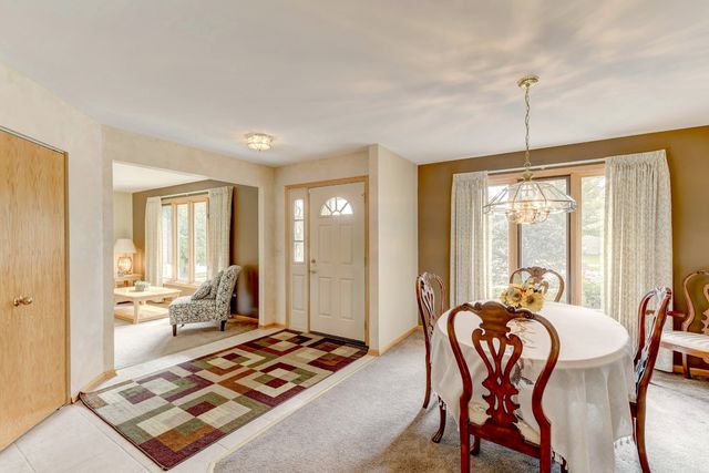 8600 Henke Drive, Tinley Park, IL 60487
