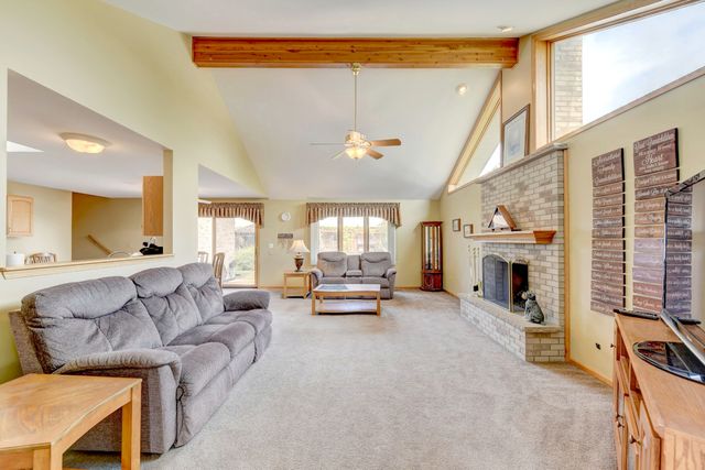 8600 Henke Drive, Tinley Park, IL 60487